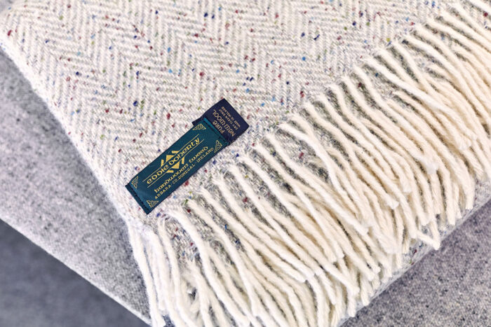 Small Throw (Tassels) - Image 3
